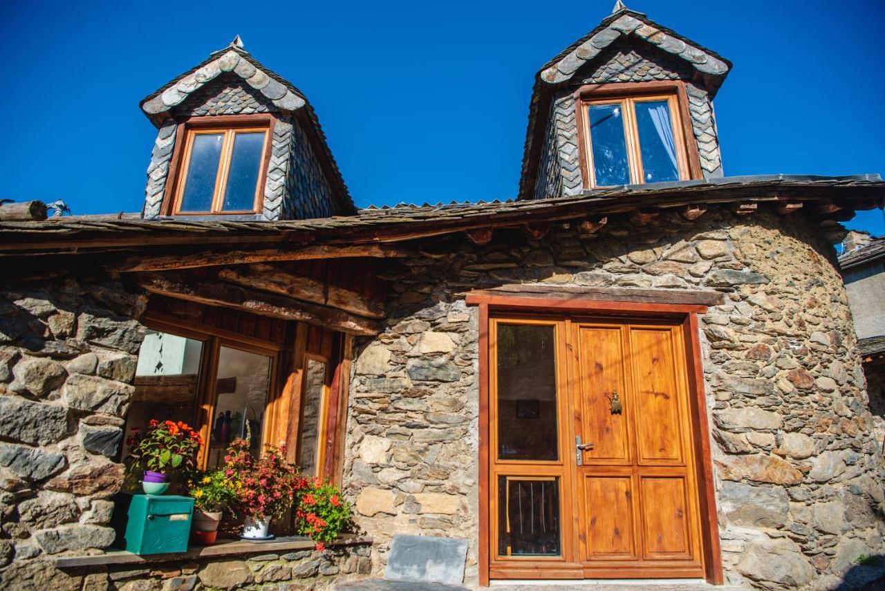 The Dragon Barn - Grenier Vila Ascou Exterior foto